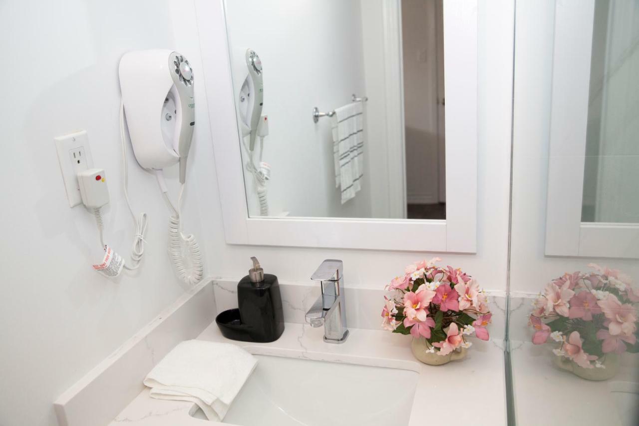 Cozy 3Br 2Bth Lower Unit, A Min To Hwy401, 404 & Dvp Villa Toronto Eksteriør bilde