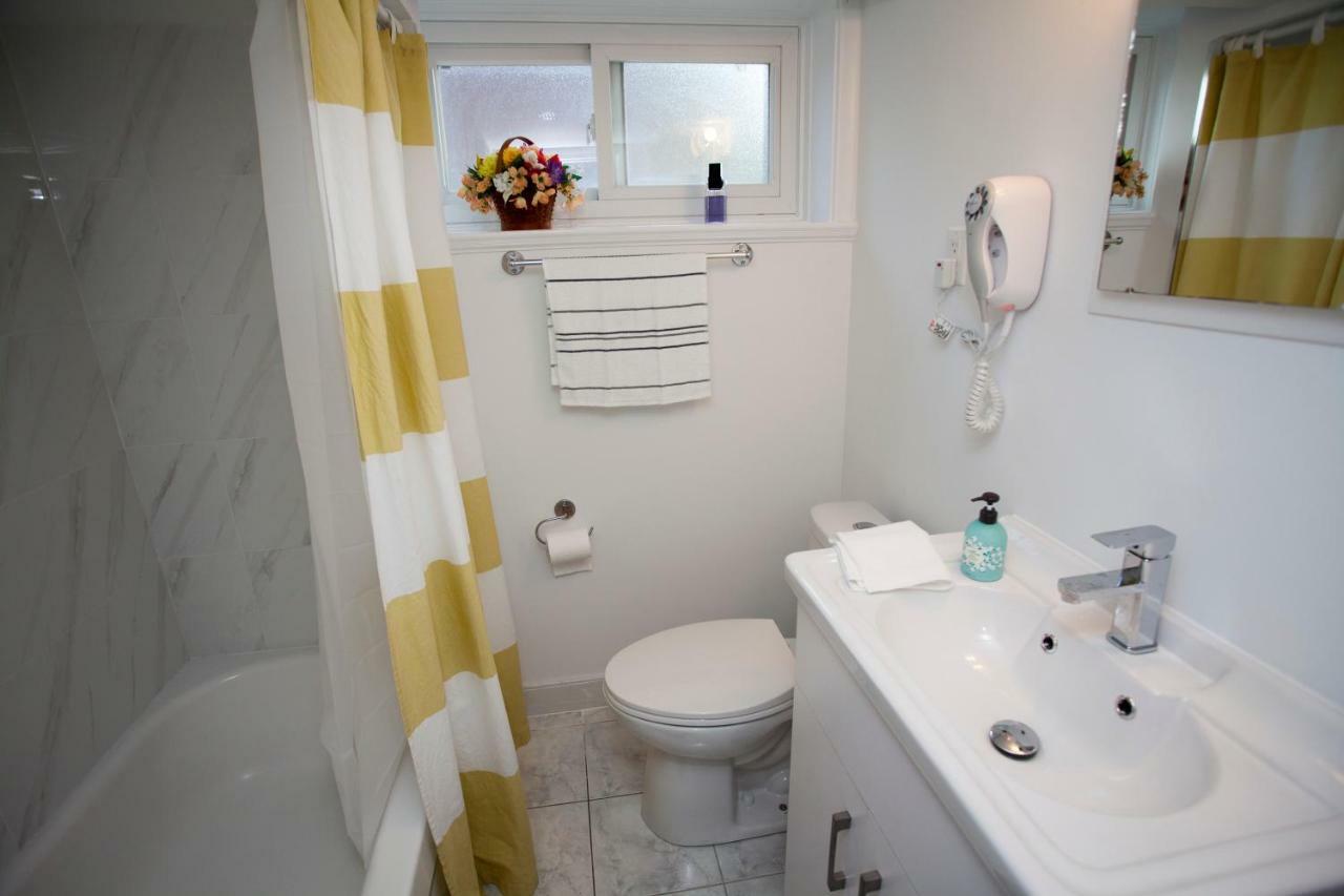 Cozy 3Br 2Bth Lower Unit, A Min To Hwy401, 404 & Dvp Villa Toronto Eksteriør bilde